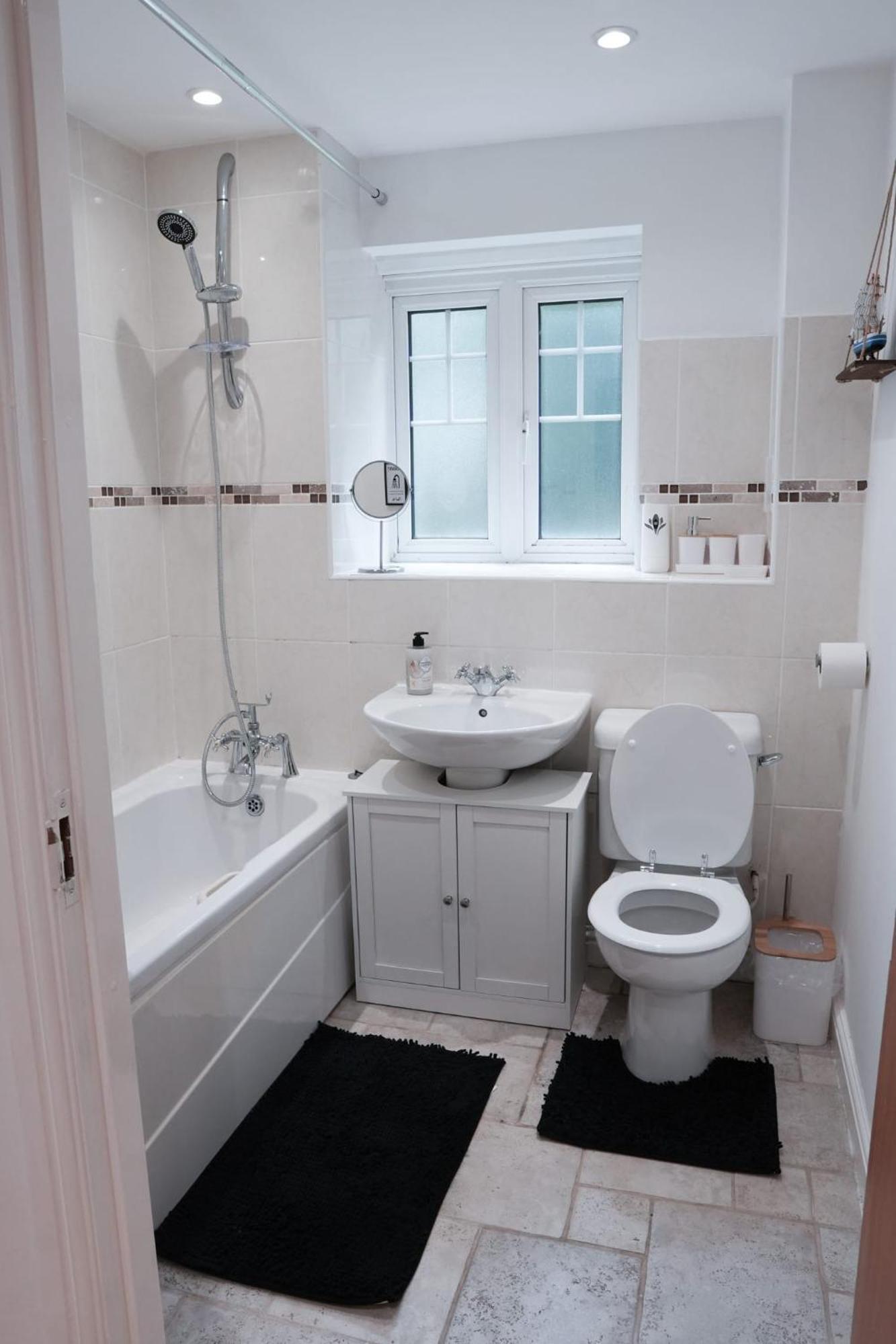 Whole 2-Bed Apartment - Contractors, Professionals, Ulez Free, Free Parking, B'Ham City 10Mins Бирмингем Экстерьер фото